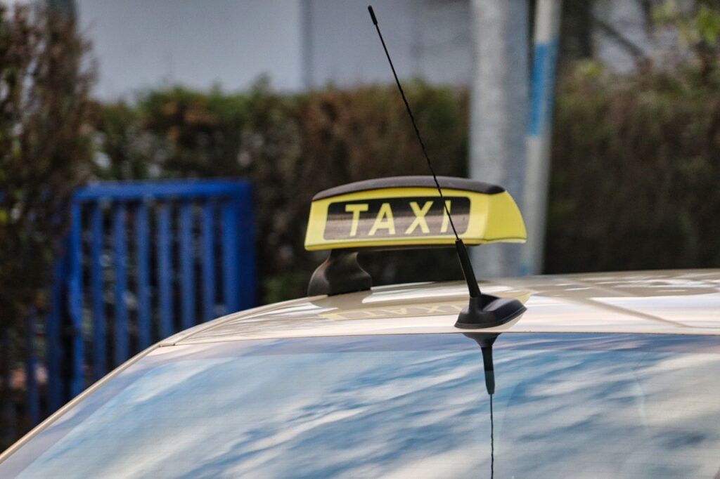 taxi, automobile, transport-6906134.jpg